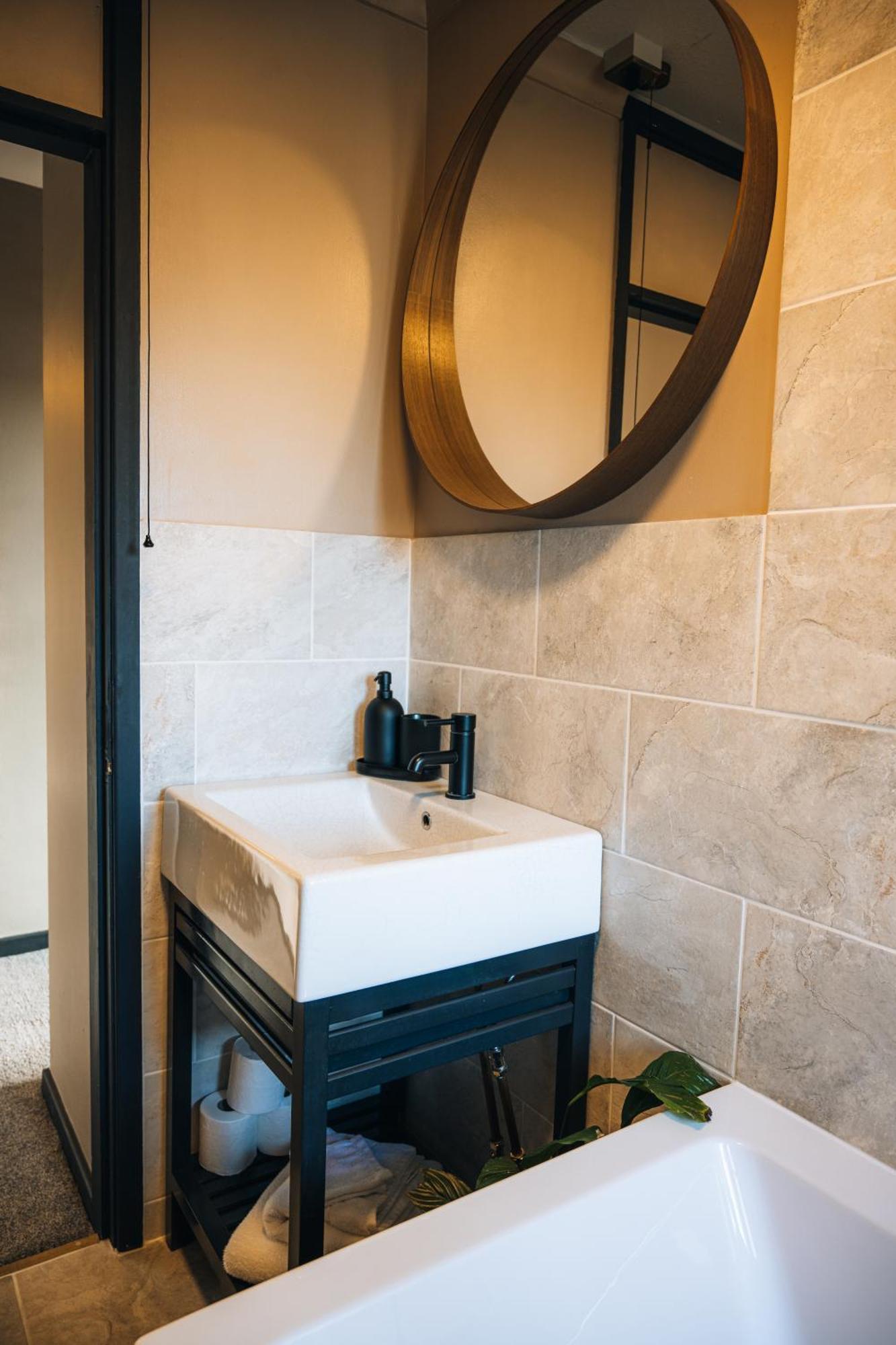 The Hideaway - Stratford Upon Avon - Central - Free Offstreet Parking - 2 Bedroom Luxury Apartment Buitenkant foto